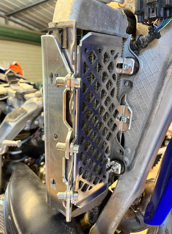 Yamaha radiator guard kit